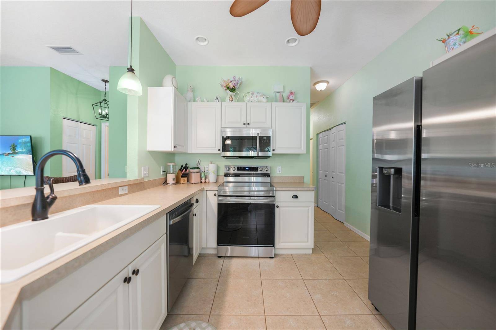 Punta Gorda, FL 33983,2024 ROYAL TERN CIR