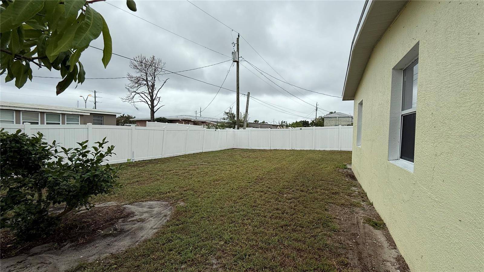 Port Charlotte, FL 33952,824 CONREID DR NE