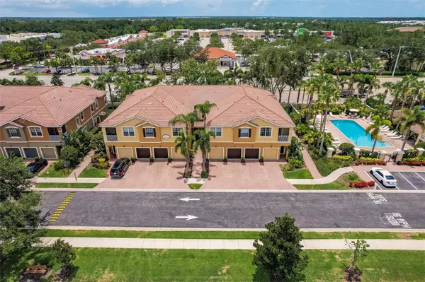 Sarasota, FL 34233,8098 MOONSTONE DR #17-203