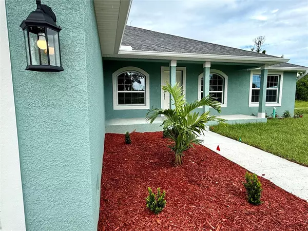 Rotonda West, FL 33947,7 PINE VALLEY CT