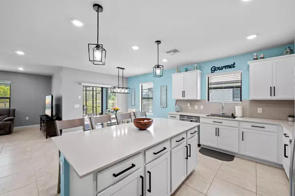 North Fort Myers, FL 33917,16016 SHOEBUTTON CT
