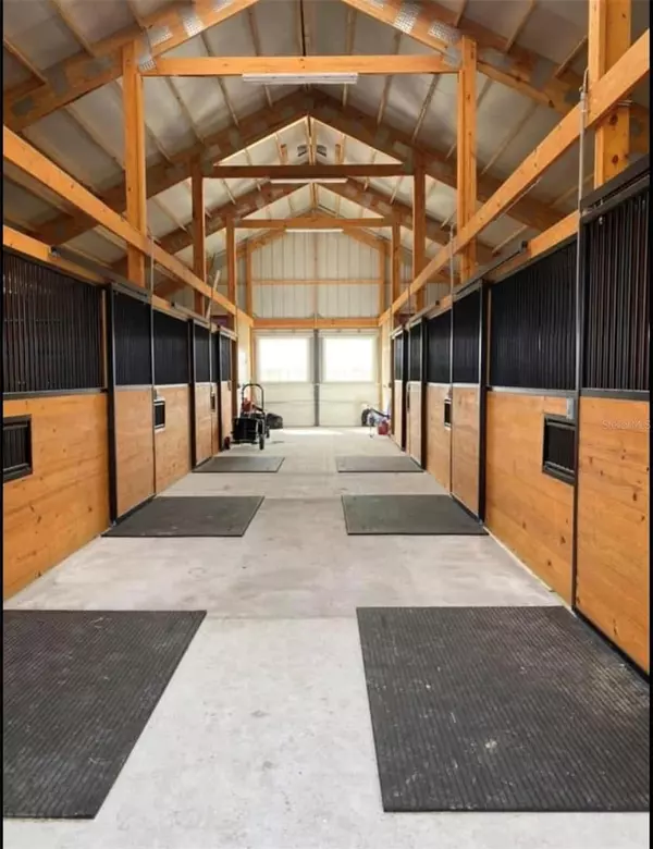 Dunnellon, FL 34431,1500 SW 210TH AVE #BARN