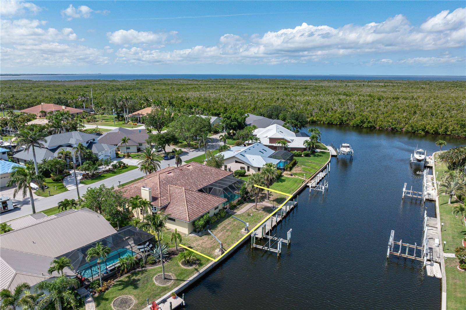 Punta Gorda, FL 33950,5023 KEY LARGO DR