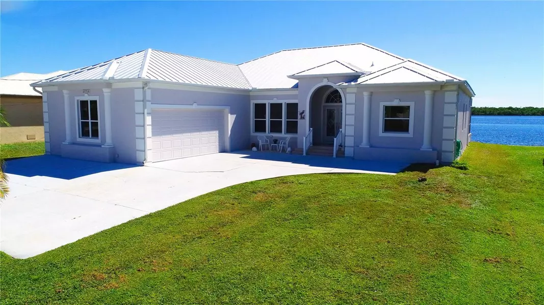 3772 PEACE RIVER DR, Punta Gorda, FL 33983