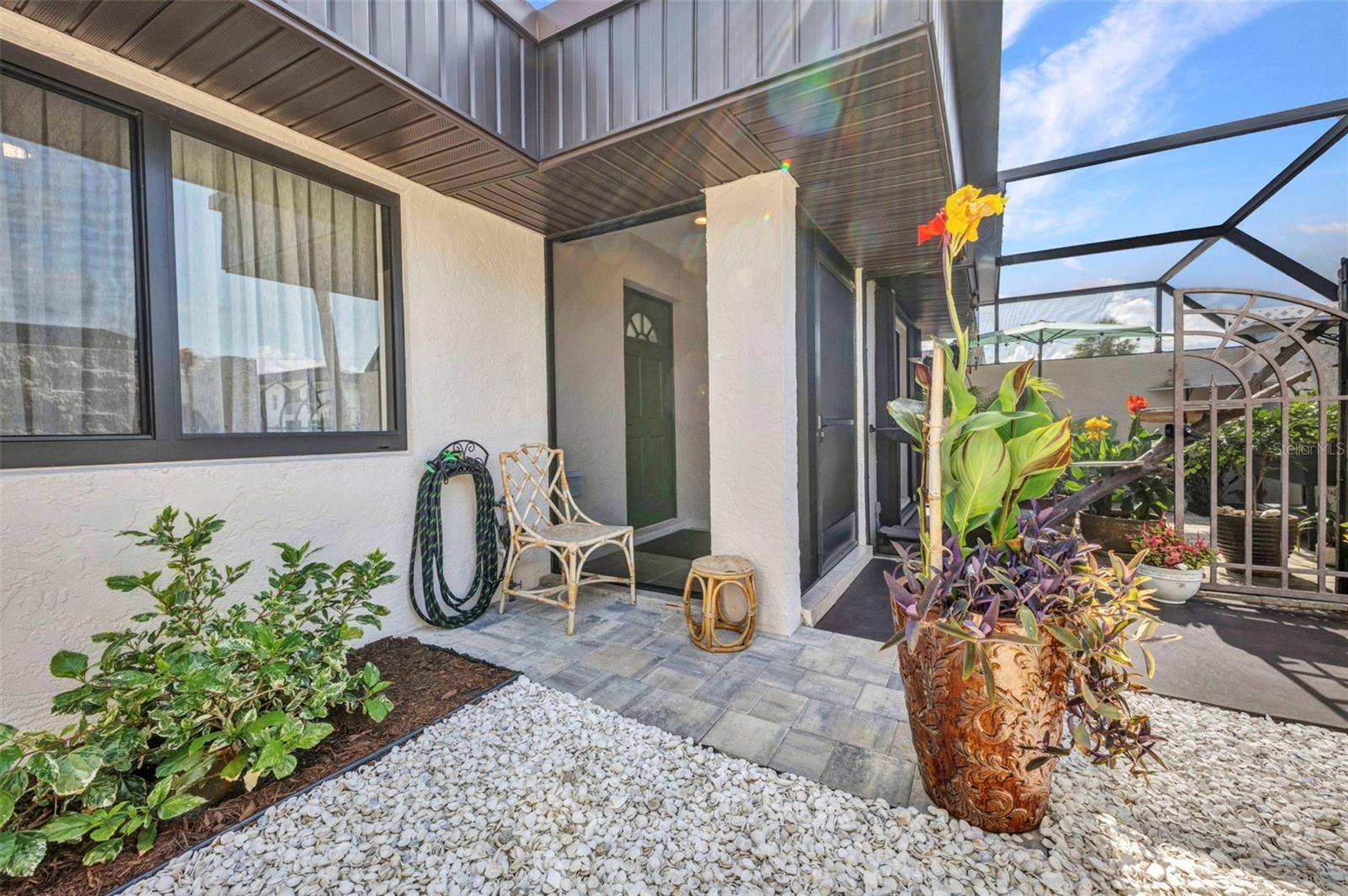 Punta Gorda, FL 33950,232 W HENRY ST