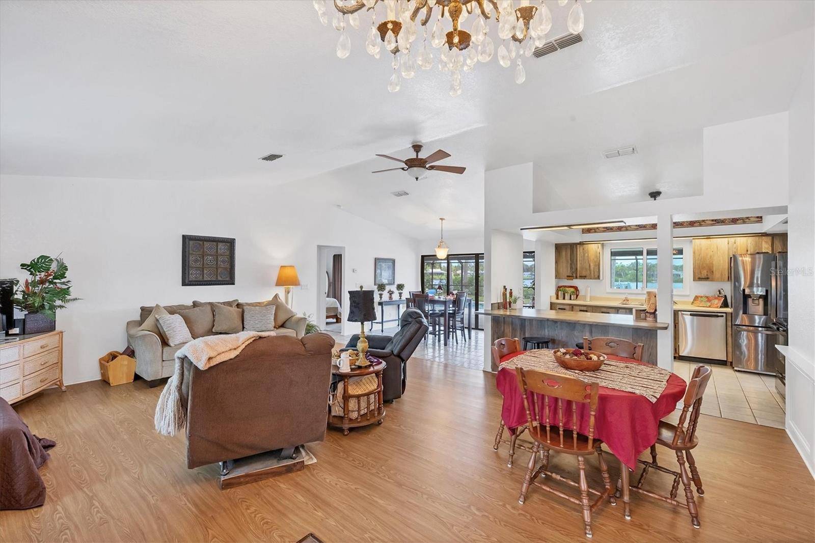 Port Charlotte, FL 33948,18585 KLINGLER CIR