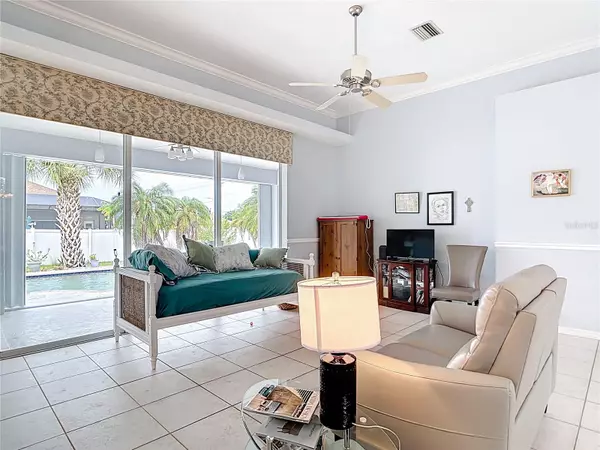 Port Charlotte, FL 33952,1007 COMSTOCK ST