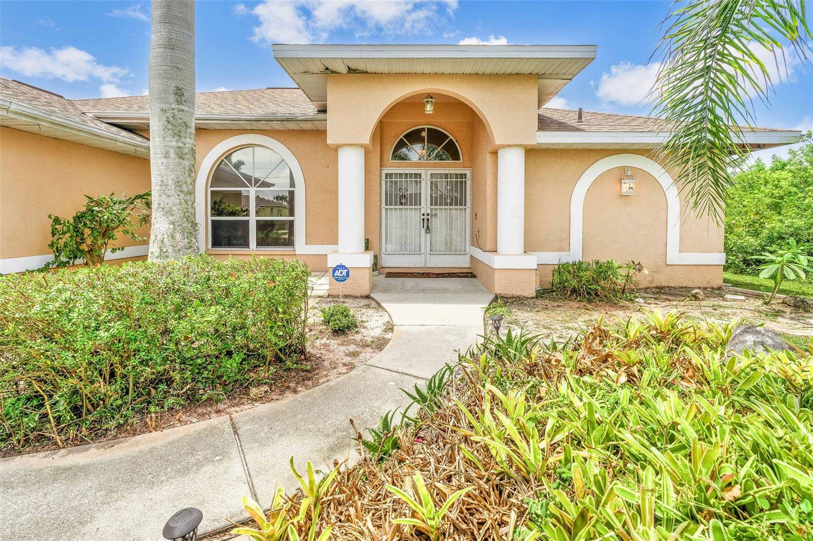 Port Charlotte, FL 33948,17125 CANARY LN