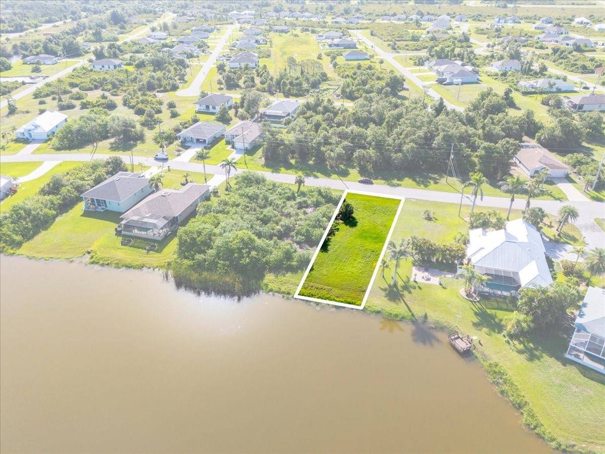212 ANTILLA DR, Rotonda West, FL 33947