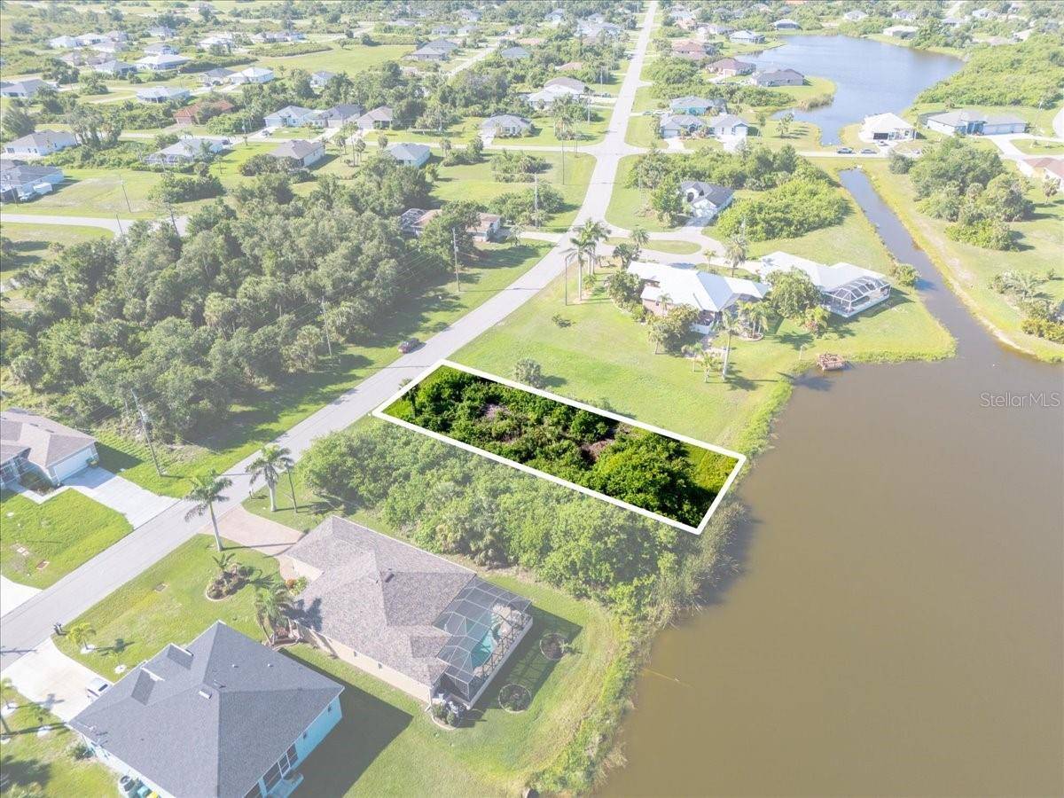 Rotonda West, FL 33947,214 ANTILLA DR