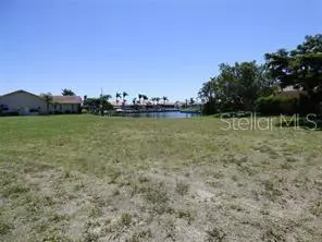 Punta Gorda, FL 33950,2327 VIA VENETO DR