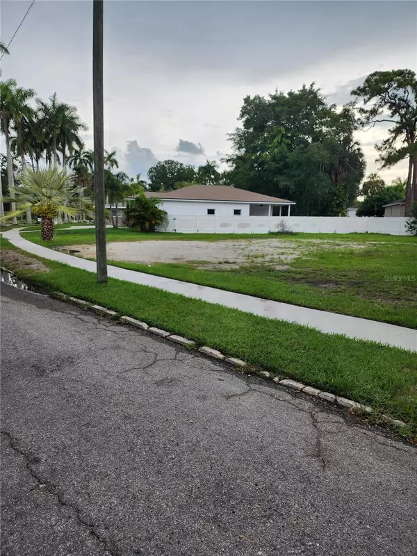Bradenton, FL 34208,120 BROWN ST
