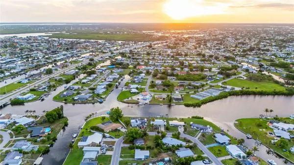 Port Charlotte, FL 33952,180 PALMETTO CIR NE