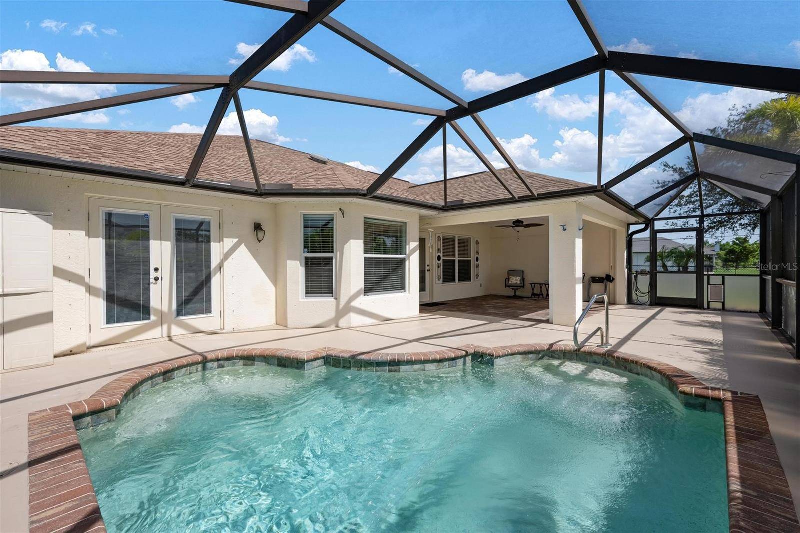 Punta Gorda, FL 33983,98 SEASONS DR