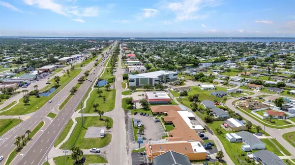 Port Charlotte, FL 33952,3443 TAMIAMI TRL #C