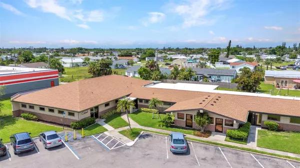 Port Charlotte, FL 33952,3443 TAMIAMI TRL #C