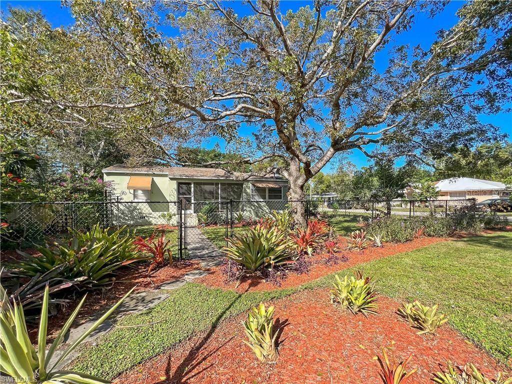 2304 CLIFFORD ST, Fort Myers, FL 33901