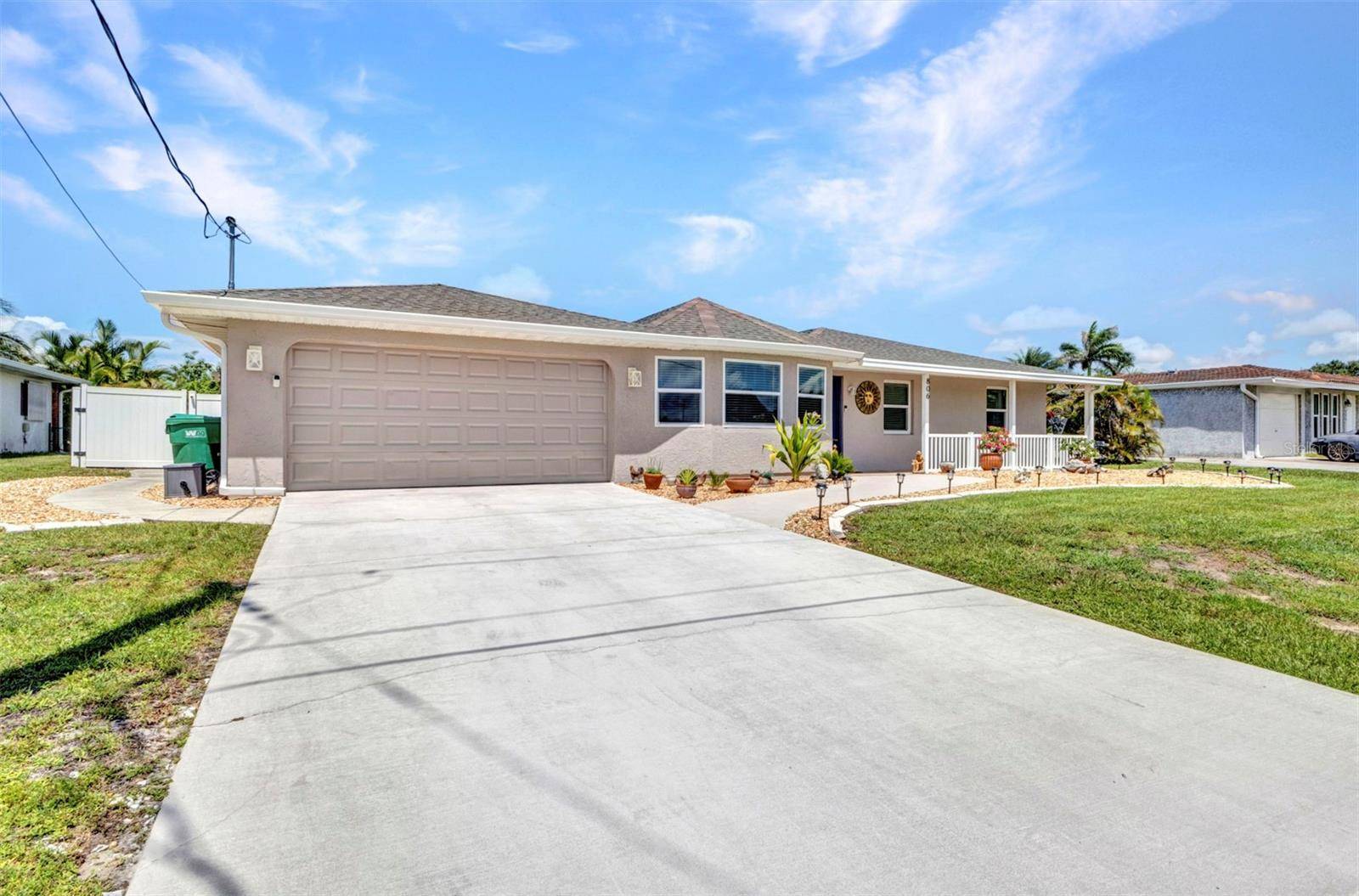Port Charlotte, FL 33952,806 ELLICOTT CIR NW