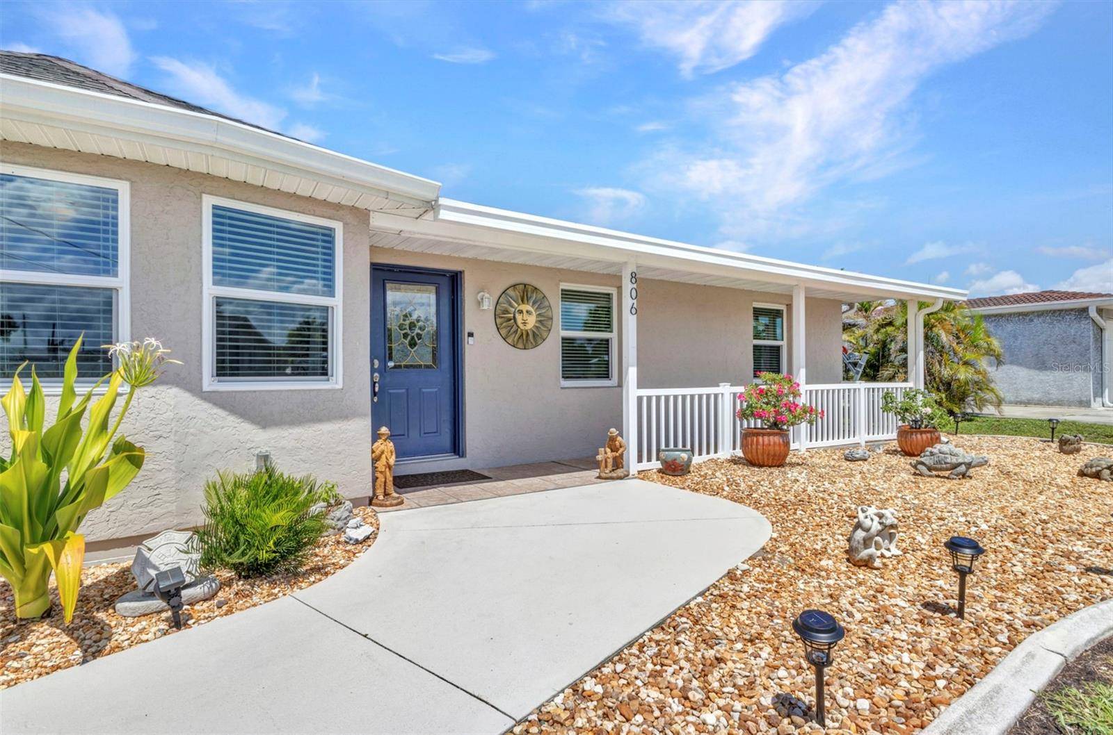 Port Charlotte, FL 33952,806 ELLICOTT CIR NW