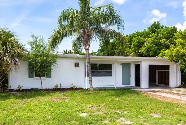 110 POINSETTIA CIR NE, Port Charlotte, FL 33952