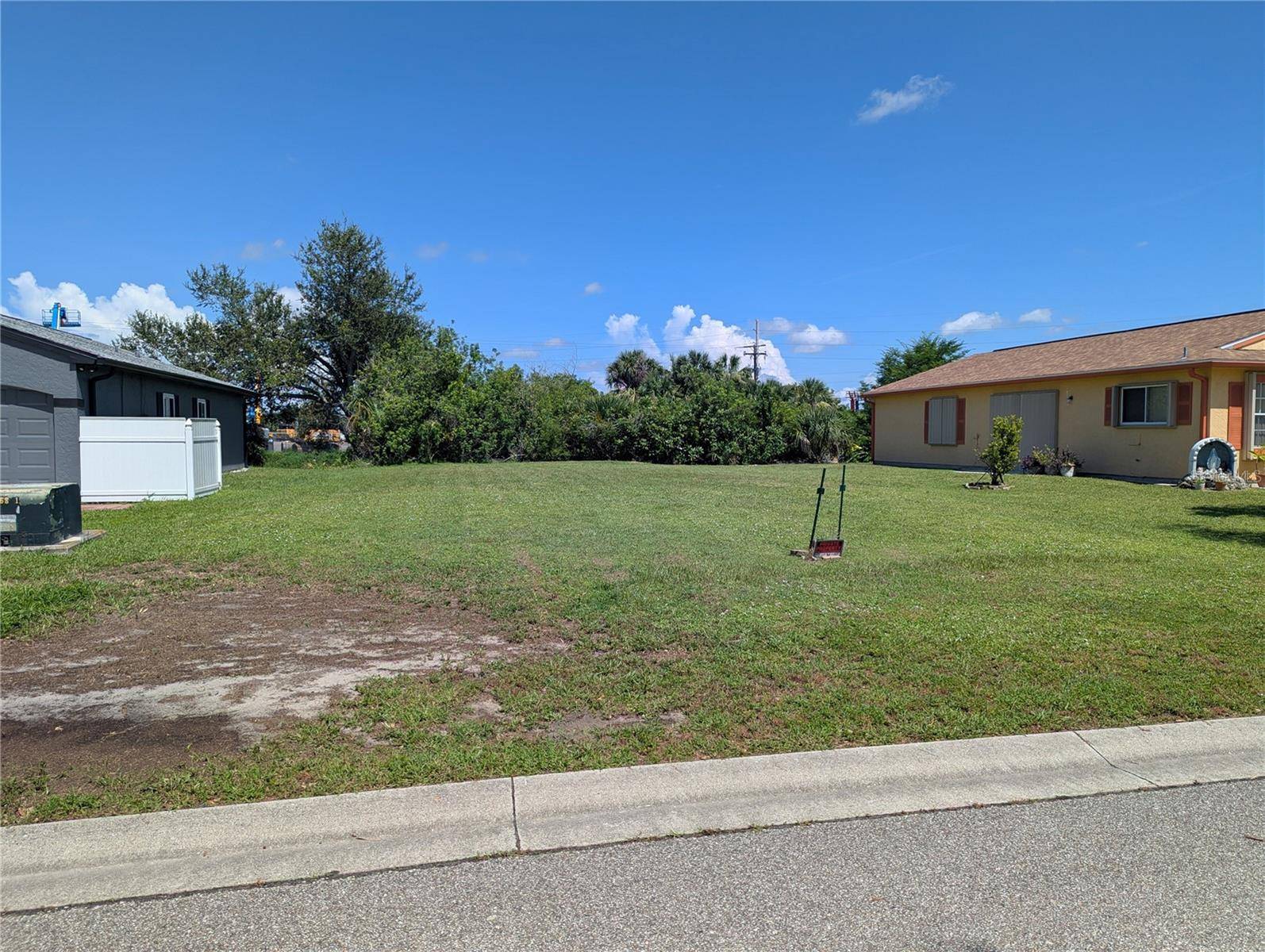 Port Charlotte, FL 33954,493 RICOLD TER
