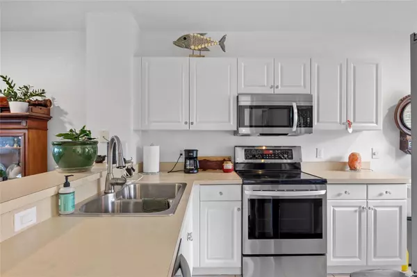 Punta Gorda, FL 33983,2160 HERON LAKE DR #102