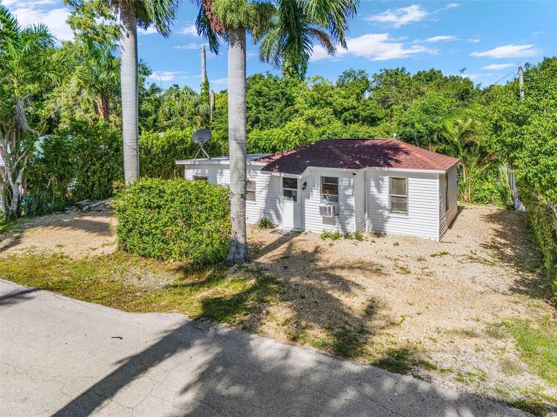 1119 3RD WAY, North Fort Myers, FL 33903