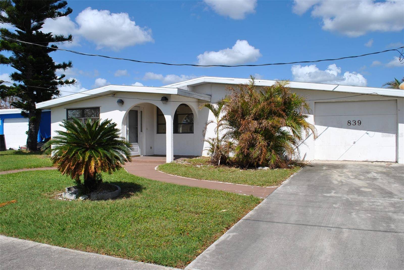 Port Charlotte, FL 33952,839 CONREID DR NE
