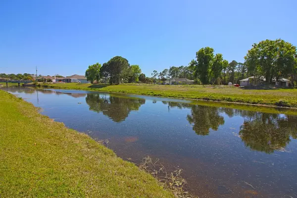 Rotonda West, FL 33947,10 PINE VALLEY LN