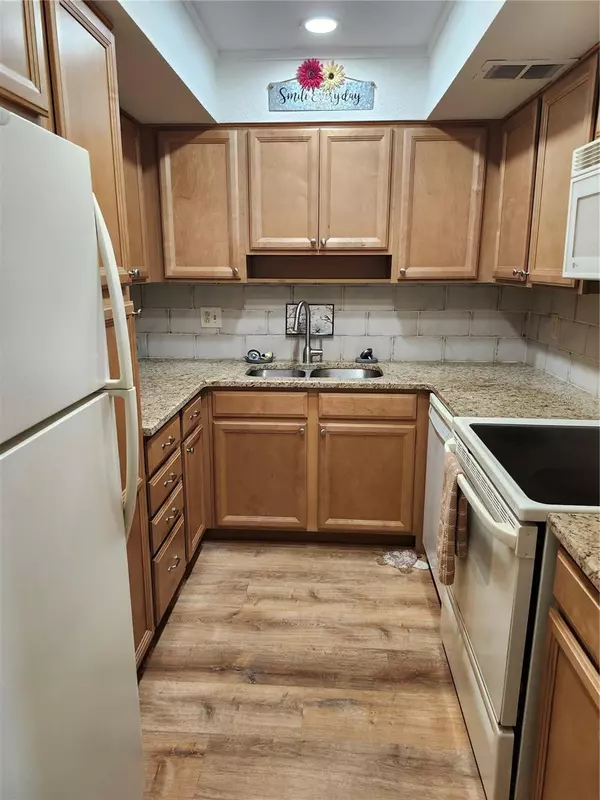 Port Charlotte, FL 33952,2437 HARBOR BLVD #213