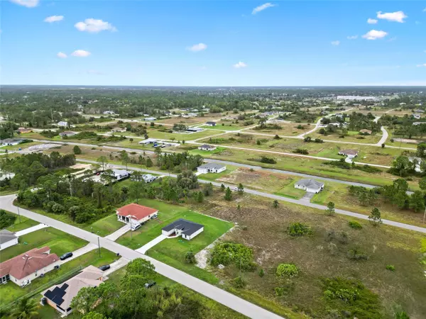 Lehigh Acres, FL 33974,833 NEWELL ST E