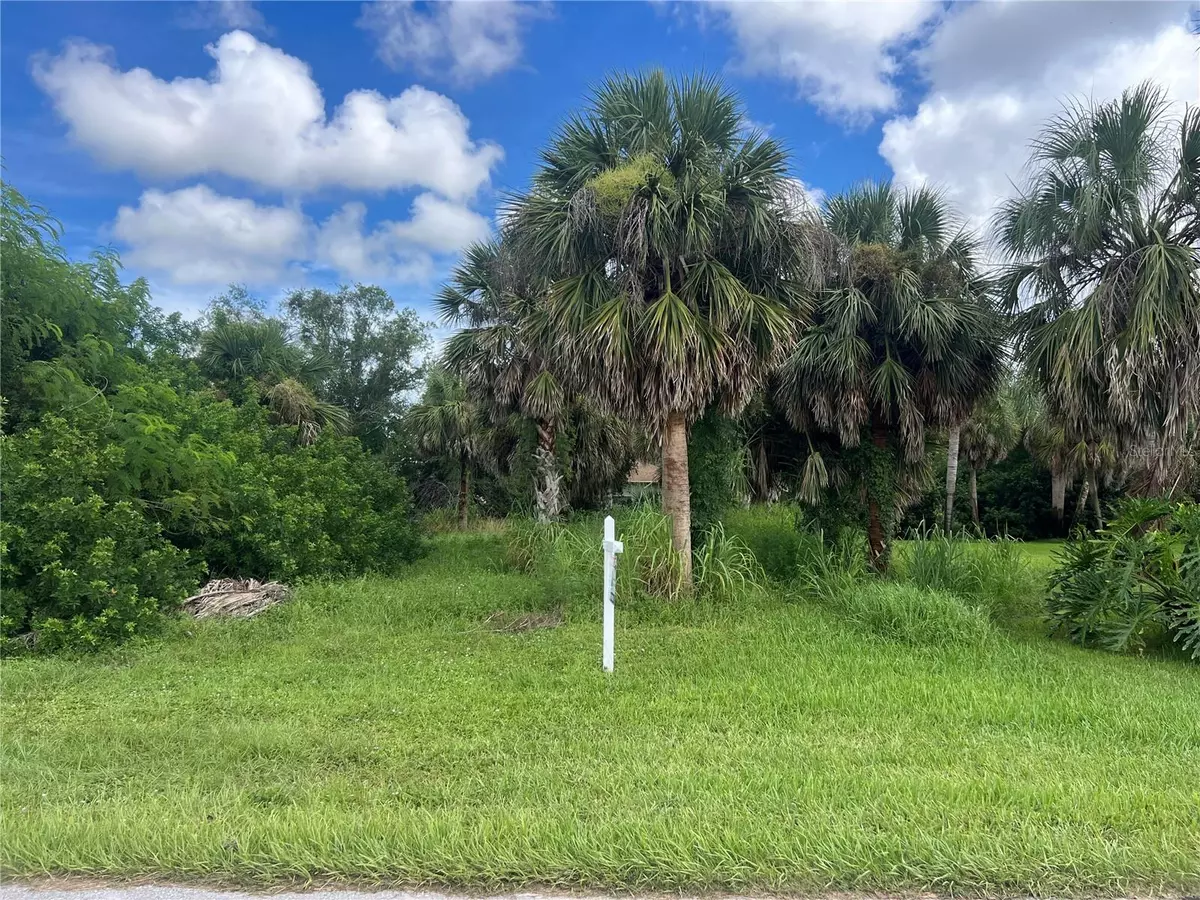 Rotonda West, FL 33947,128 KINGS DR