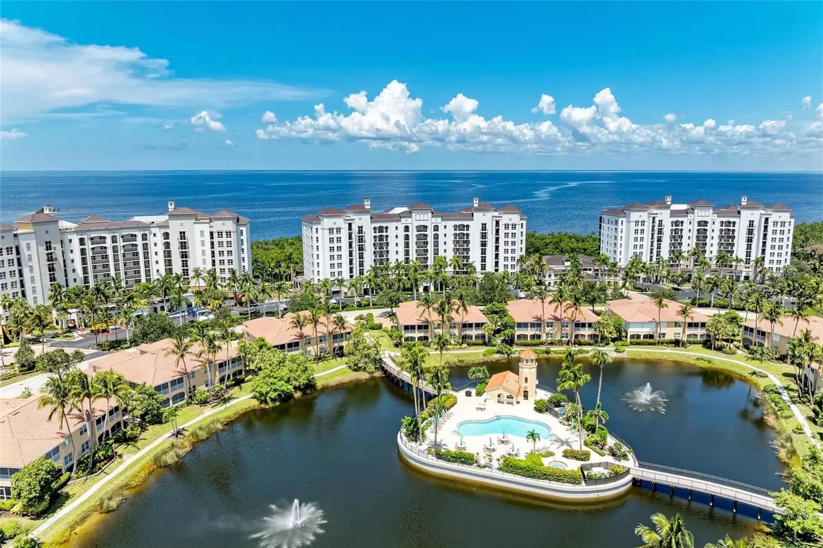 Punta Gorda, FL 33955,3329 SUNSET KEY CIR #404