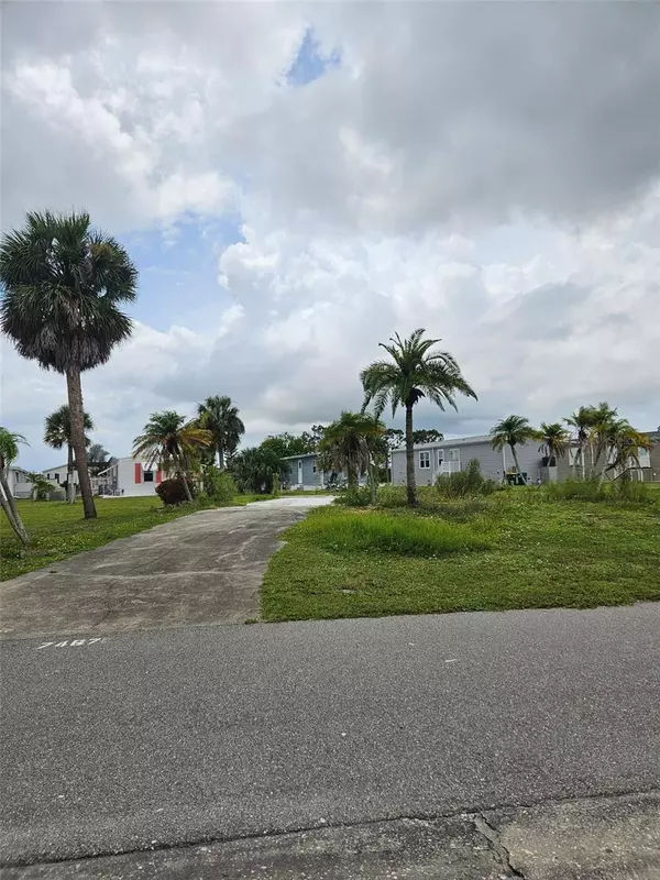 Port Charlotte, FL 33981,7467 DANVERS CIR