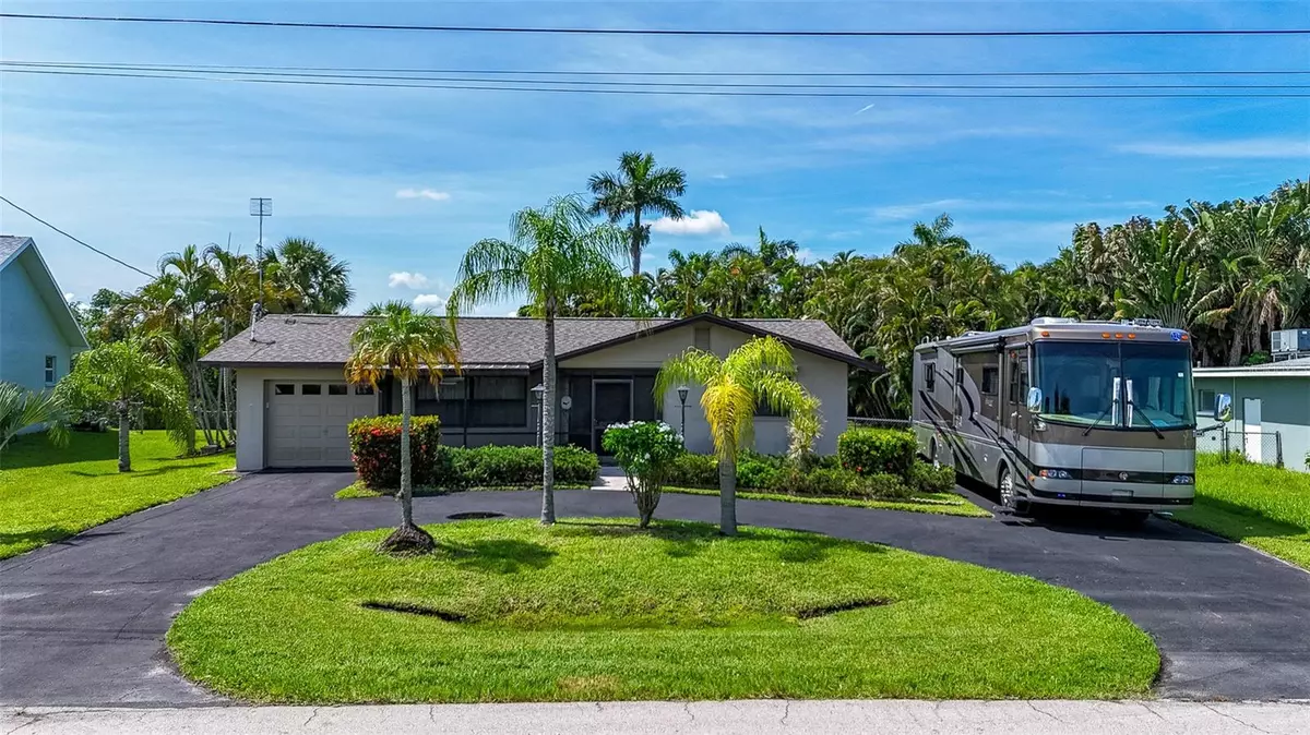 North Fort Myers, FL 33903,457 GRENIER DR