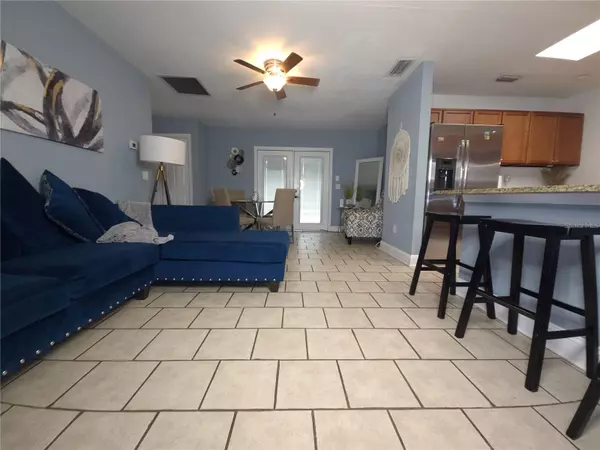 Port St Lucie, FL 34983,382 NE GENESEE AVE NE