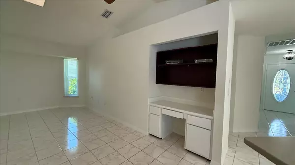 Punta Gorda, FL 33983,2392 MONTPELIER RD