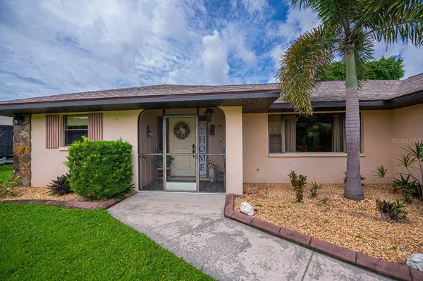 Port Charlotte, FL 33948,18537 KLINGLER CIR