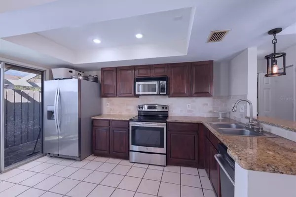 Sarasota, FL 34231,5753 SUMMER SIDE LN #8A