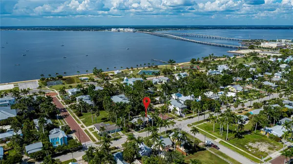 Punta Gorda, FL 33950,706 W MARION AVE