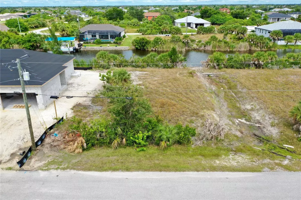 Port Charlotte, FL 33981,10868 MCALESTER CIR