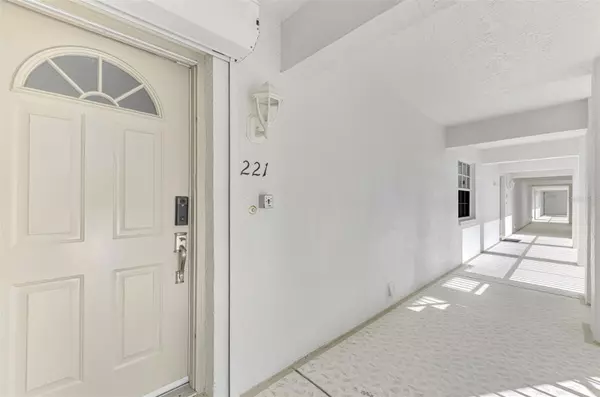 Punta Gorda, FL 33950,130 BREAKERS CT #221