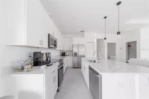 Port Charlotte, FL 33981,15473 LAKELAND CIR