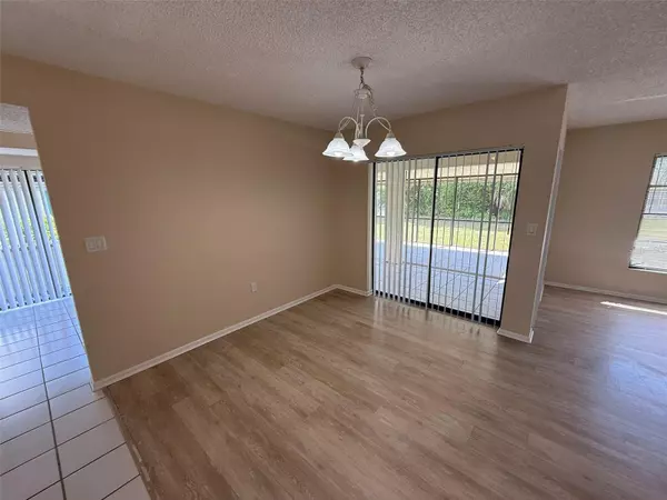 Port Charlotte, FL 33952,521 MERIDAN AVE NW