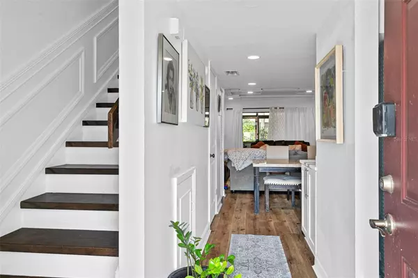 Sarasota, FL 34231,7223 CLOISTER DR #111