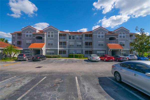 18001 RICHMOND PLACE DR #735, Tampa, FL 33647