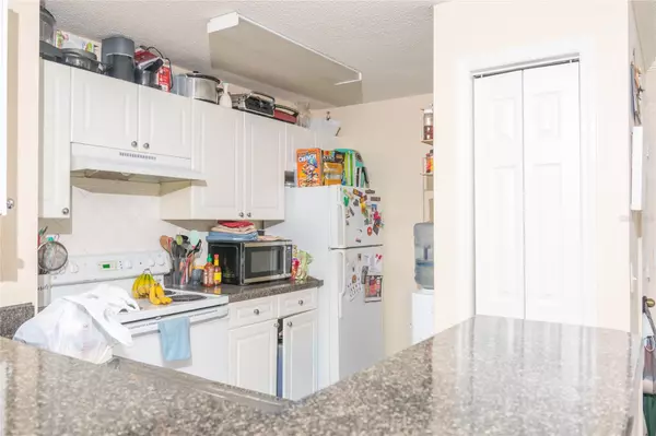 Tampa, FL 33647,18001 RICHMOND PLACE DR #735