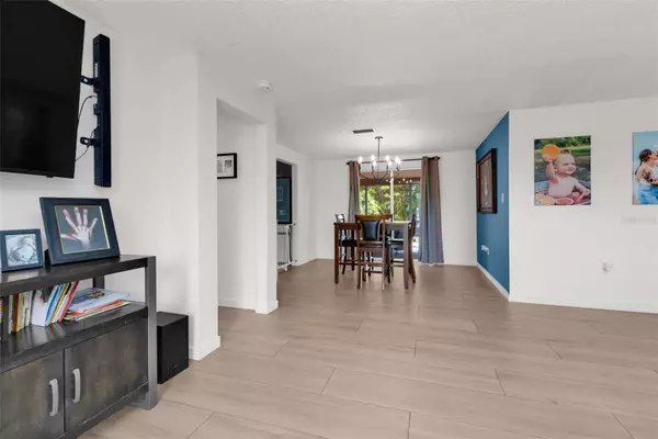 Port Charlotte, FL 33952,450 CHURCH AVE NW