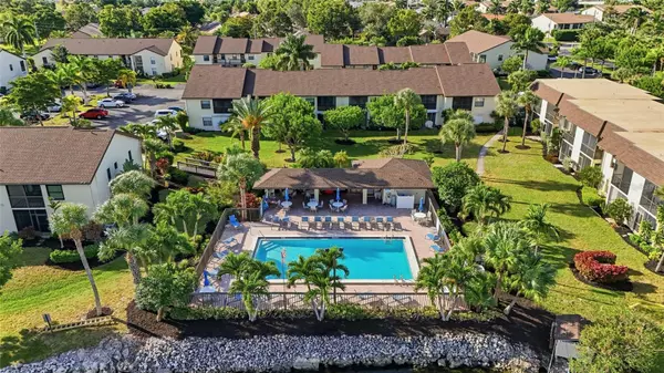 Fort Myers, FL 33919,9270 LAKE PARK DR #201