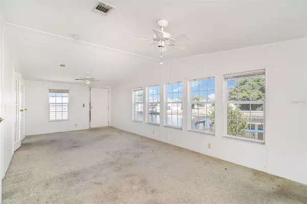 Punta Gorda, FL 33950,730 DEL RAY PL